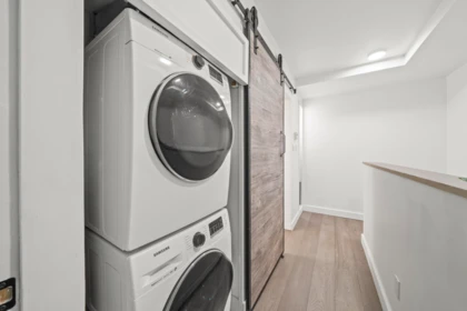 Powder Room Photo of 105 1111 Haro Street, Vancouver, BC