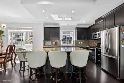11 2925 King George Boulevard, Surrey, BC, Surrey — Townhouse for sale