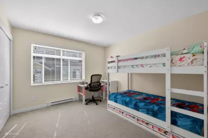 Walk-In Closet Photo of 11 2925 King George Boulevard, Surrey, BC