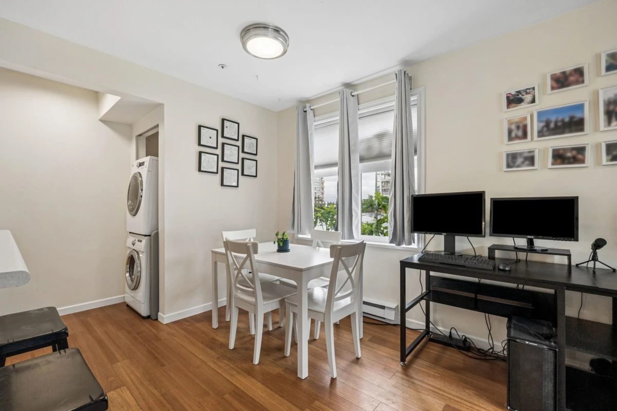 Living Room Photo of 206 2588 Alder Street, Vancouver, BC