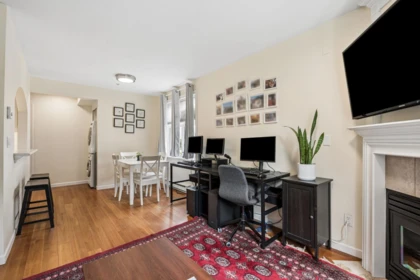 Kitchen Photo of 206 2588 Alder Street, Vancouver, BC