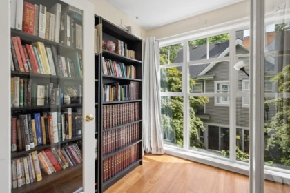 Powder Room Photo of 206 2588 Alder Street, Vancouver, BC
