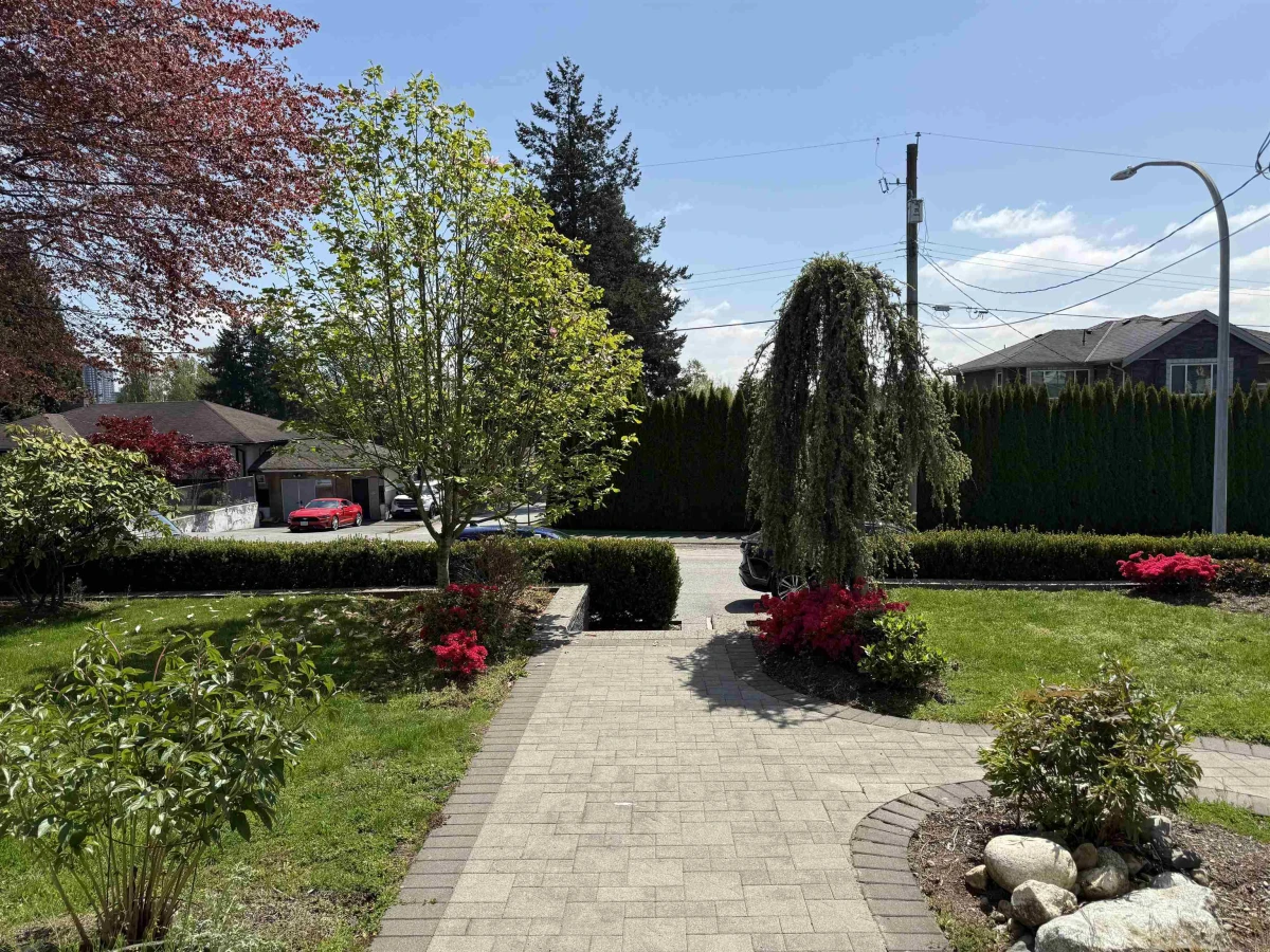 Living Room Photo of 7525 13th Avenue, Burnaby, BC