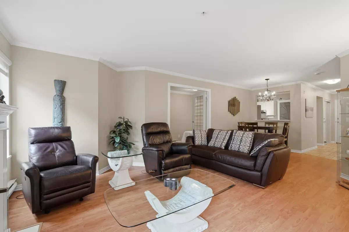 Family Room Photo of 106 15272 20 Avenue, Surrey, BC