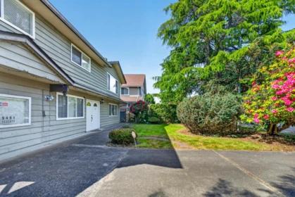 Swimming Pool Photo of 9491 Seacote Road, Richmond, BC