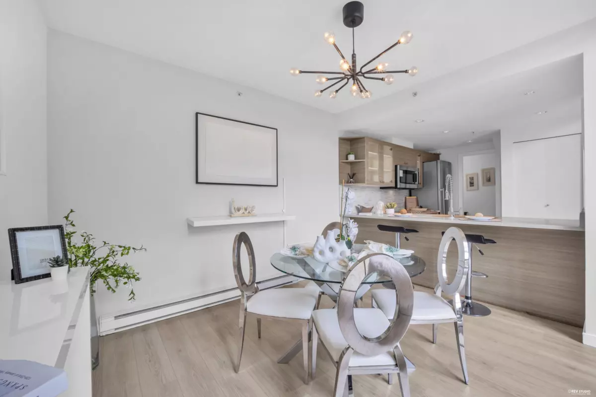 Dining Area Photo of 6 4178 Dawson Street, Burnaby, BC