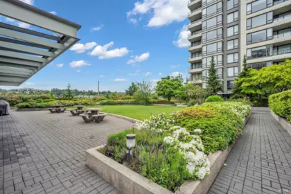 Swimming Pool Photo of 6 4178 Dawson Street, Burnaby, BC