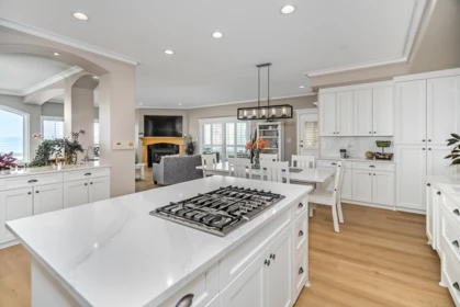 Basement Recreation Room Photo of 14433 Sunset Lane, White Rock, BC