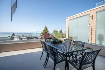 14433 Sunset Lane, White Rock, BC, White Rock — Single Family Residence for sale