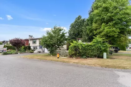 45305 Paisley Avenue, Chilliwack, BC, Chilliwack — Single Family Residence for sale