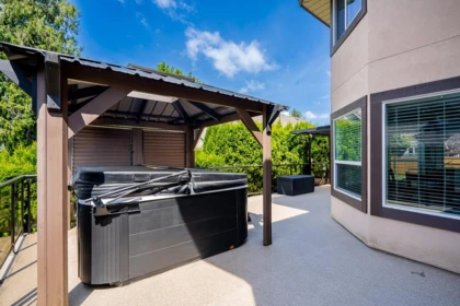 Swimming Pool Photo of 34963 Edgeview Place, Abbotsford, BC