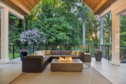 Breakfast Nook Photo of 948 Poirier Street, Coquitlam, BC