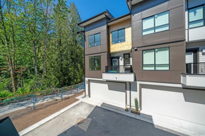 Front Yard Photo of 5 20559 86 Avenue, Langley, BC