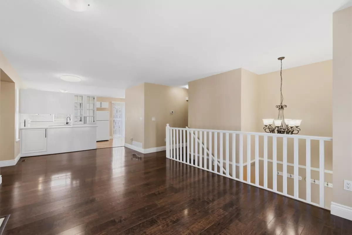 Dining Area Photo of 93 8716 Walnut Grove Drive, Langley, BC