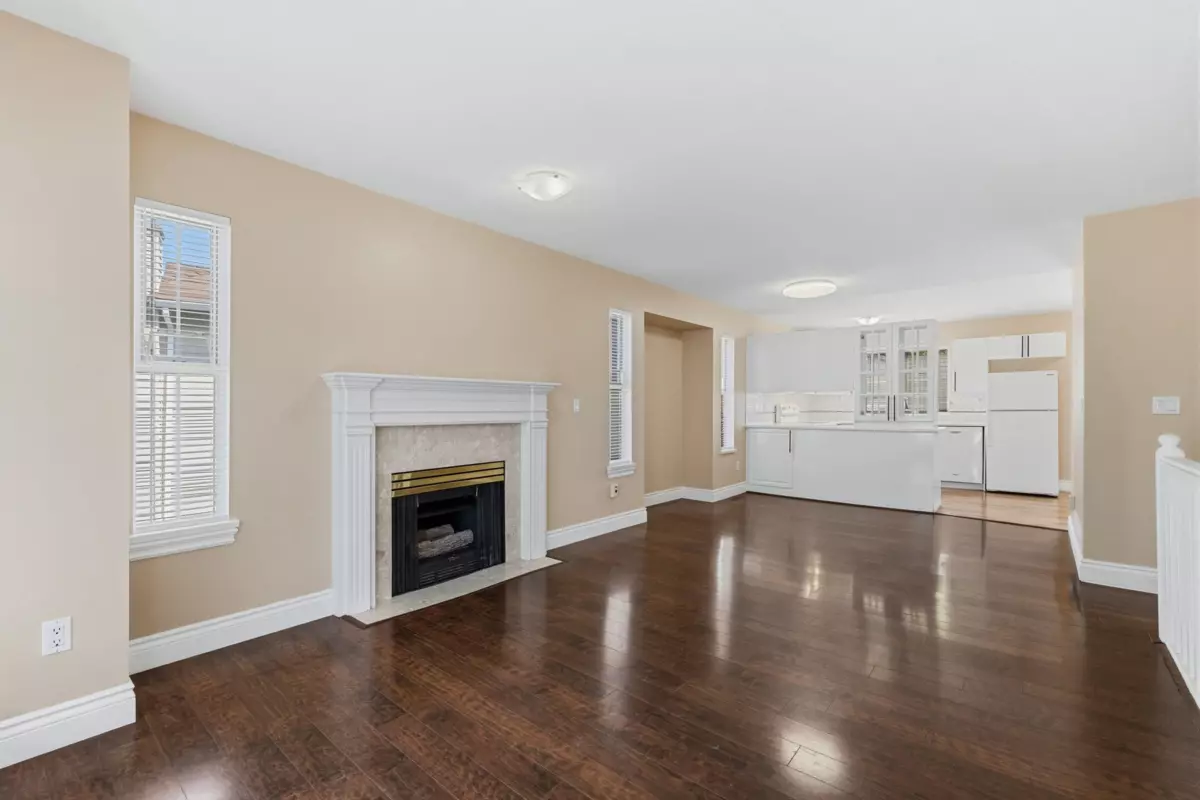Family Room Photo of 93 8716 Walnut Grove Drive, Langley, BC