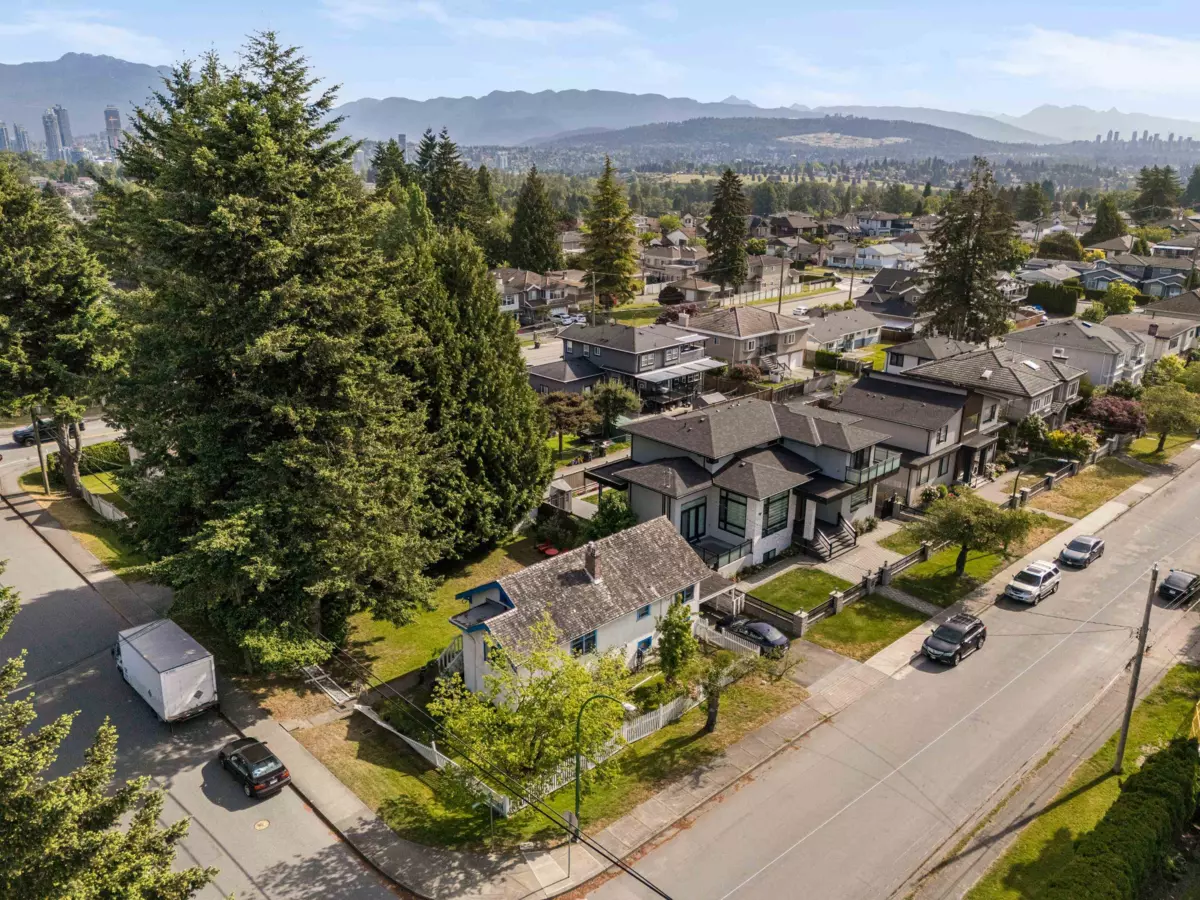 Exterior Rear Photo of 5282 Inman Avenue, Burnaby, BC
