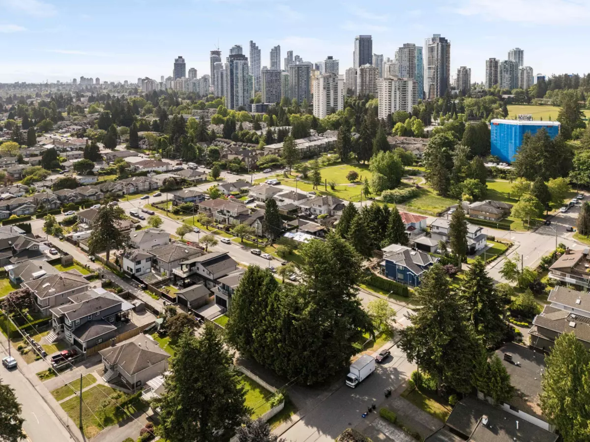 Family Room Photo of 5282 Inman Avenue, Burnaby, BC