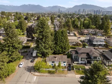 Backyard Photo of 5282 Inman Avenue, Burnaby, BC