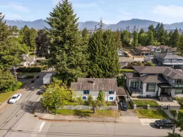 Outdoor Deck Photo of 5282 Inman Avenue, Burnaby, BC