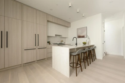 Kitchen Photo of 1 2755 W 11th Avenue, Vancouver, BC
