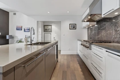Breakfast Nook Photo of 103 1501 Vidal Street, White Rock, BC