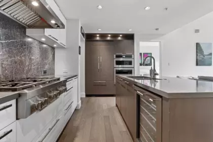 Kitchen Island Photo of 103 1501 Vidal Street, White Rock, BC