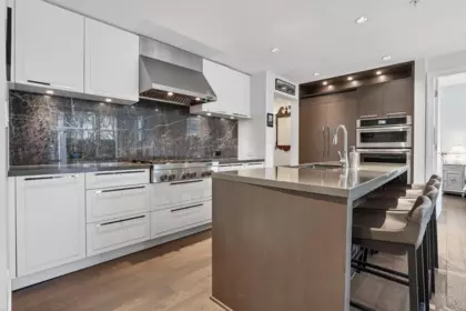 Kitchen Photo of 103 1501 Vidal Street, White Rock, BC