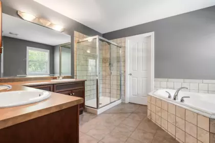 Hallway Photo of 36319 Buckingham Drive, Abbotsford, BC