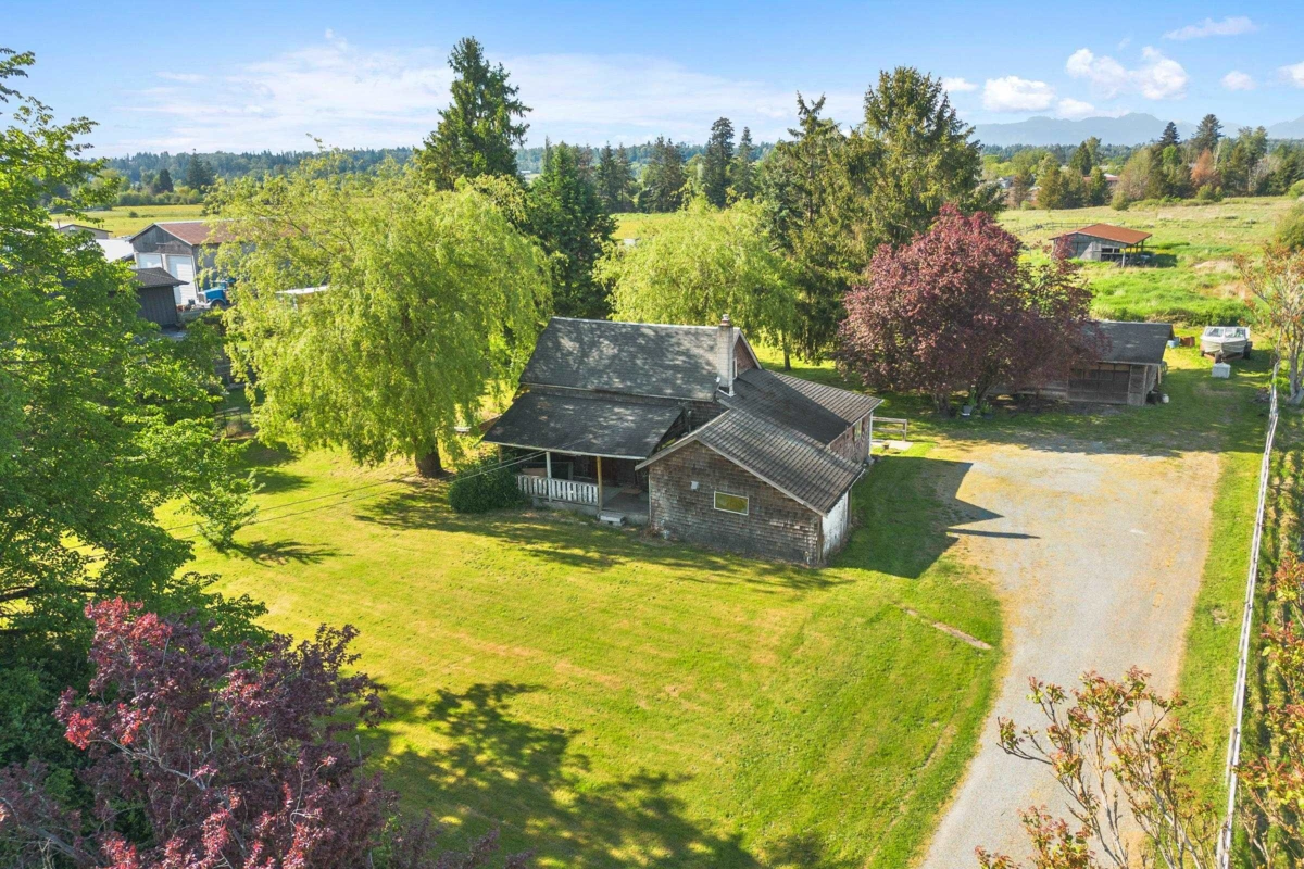 Living Room Photo of 21947 61 Avenue, Langley, BC