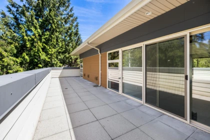 Garden / Landscaping Photo of PH2 2832 Capilano Road, North Vancouver, BC