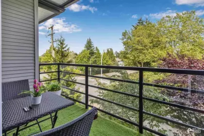 Kitchen Island Photo of 320 8183 121a Street, Surrey, BC