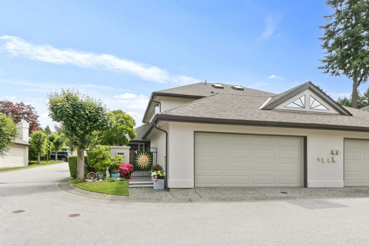 Family Room Photo of 127 1770 128 Street, Surrey, BC