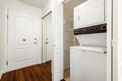 Basement Recreation Room Photo of 105 988 W 54th Avenue, Vancouver, BC