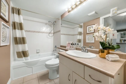 Office / Den Photo of 105 988 W 54th Avenue, Vancouver, BC