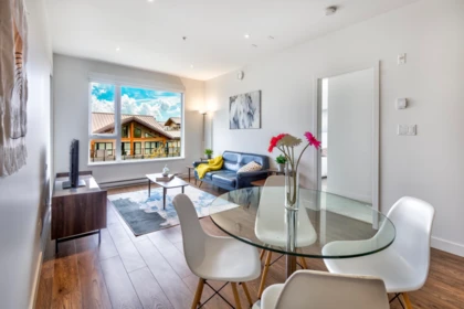 Breakfast Nook Photo of 402 1061 Marine Drive, North Vancouver, BC