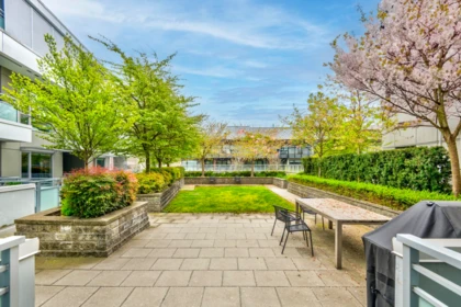 Outdoor Patio Photo of 402 1061 Marine Drive, North Vancouver, BC