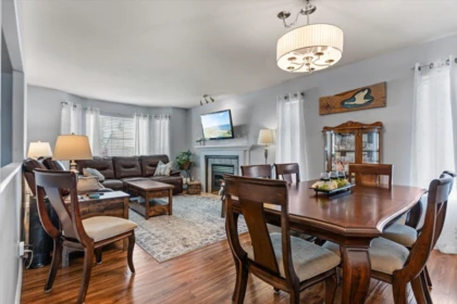 Kitchen Island Photo of 46296 Ranchero Drive, Chilliwack, BC