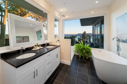 Mudroom Photo of 356 EAST WEST ROAD, Mayne Island BC V0N 2J2