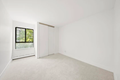 Bedroom 3 Photo of 9 7011 134 Street, Surrey, BC