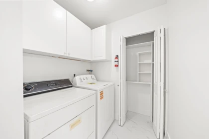 Guest Bathroom Photo of 9 7011 134 Street, Surrey, BC