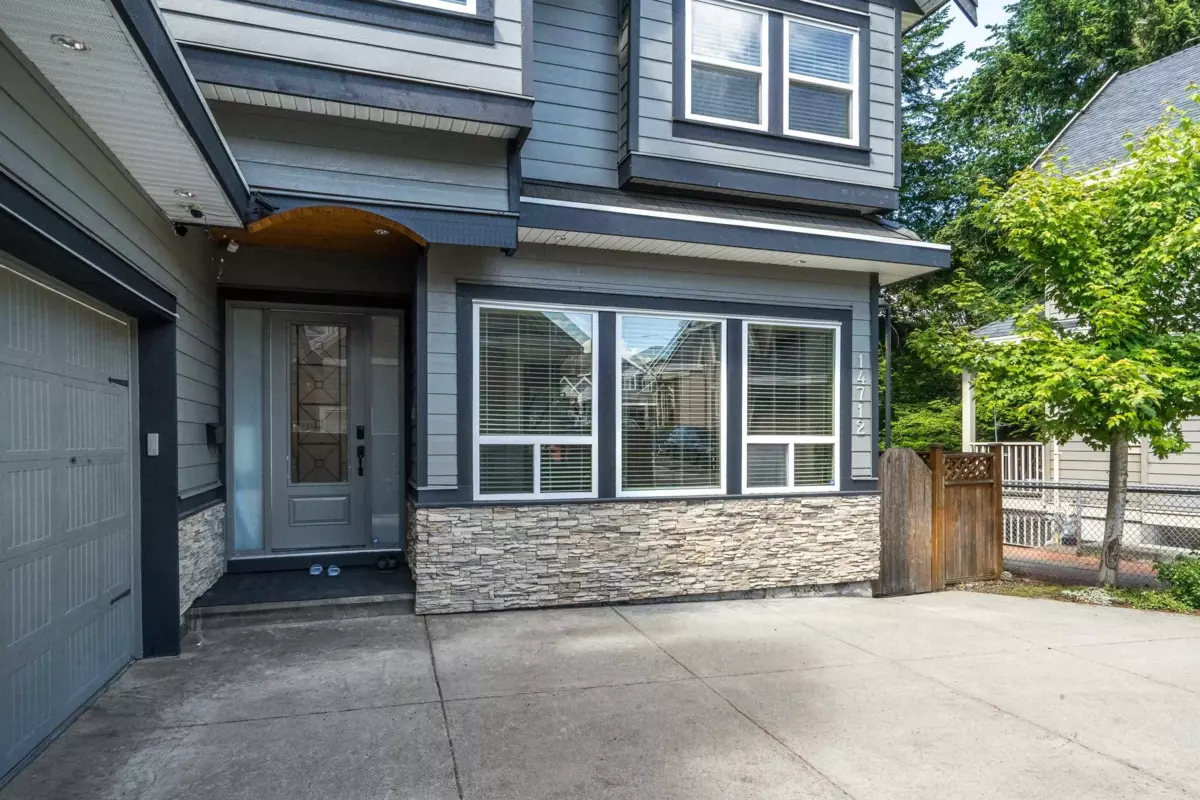 Living Room Photo of 14712 34a Avenue, Surrey, BC