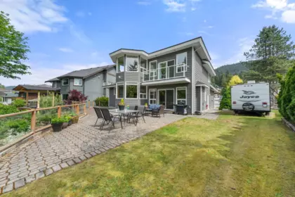 1070 Glacier View Drive, Squamish, BC, Squamish — Single Family Residence for sale