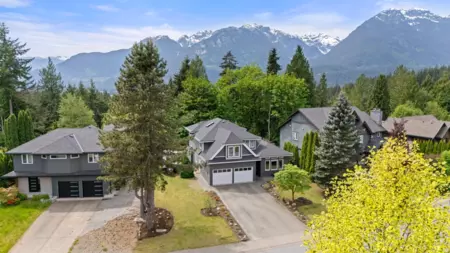 1070 Glacier View Drive, Squamish, BC, Squamish — Single Family Residence for sale