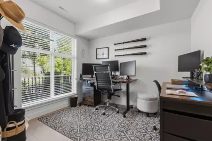 Hallway Photo of 27 2774 Montrose Avenue, Abbotsford, BC