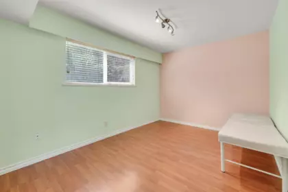 Basement Recreation Room Photo of 11580 Seahurst Road, Richmond, BC