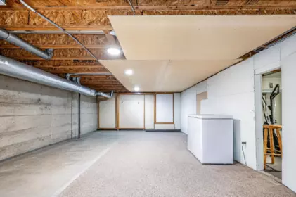 Hot Tub / Spa Photo of 962 Delestre Avenue, Coquitlam, BC