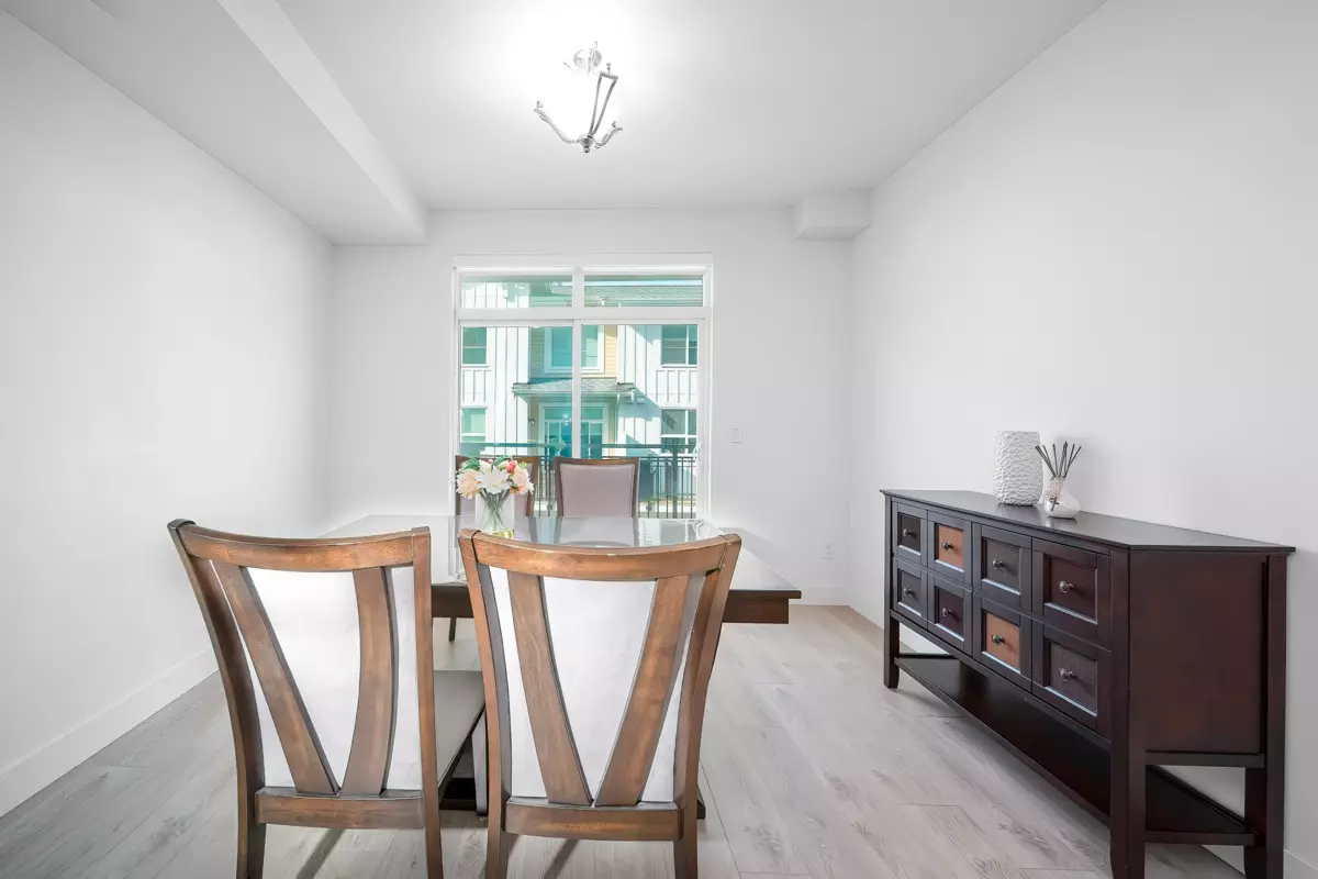 Family Room Photo of 50 16561 17a Avenue, Surrey, BC
