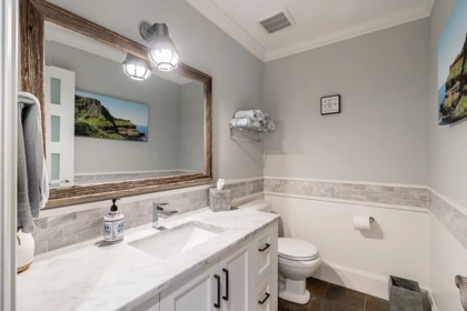 Powder Room Photo of 15464 60a Avenue, Surrey, BC
