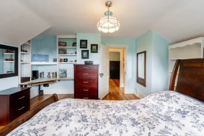 Guest Bathroom Photo of 264 W Queens Road, North Vancouver, BC
