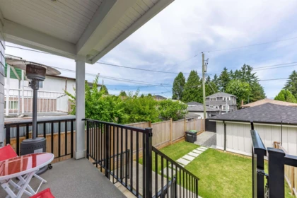 Garden / Landscaping Photo of 2975 E 42nd Avenue, Vancouver, BC
